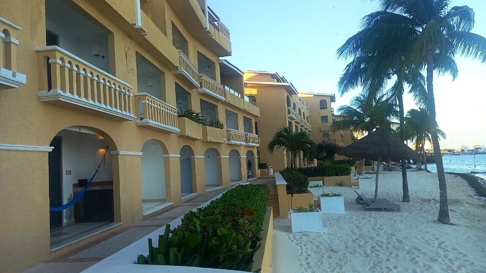 Punta Me Apartment Beach Front Hotel