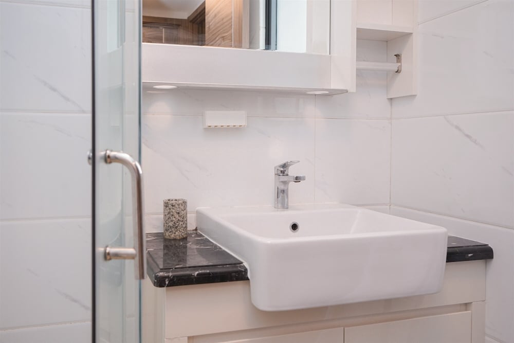 Spacious & Elegant 3BR Apartment at Sky House BSD