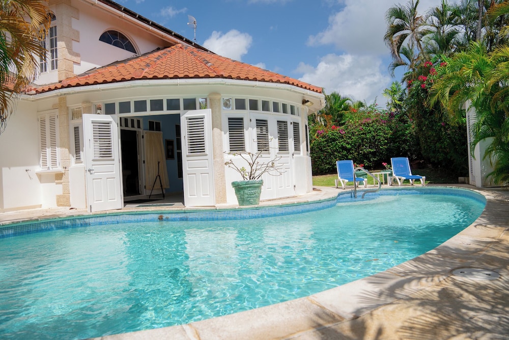Marzalea 3 bd Villa by Zenbreak