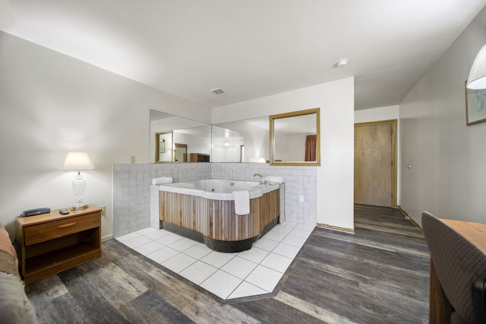 Executive Inn Cass City