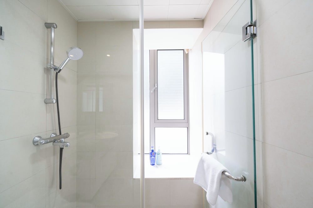 Tyms 3BR 2BA Apt Xujiahui Center