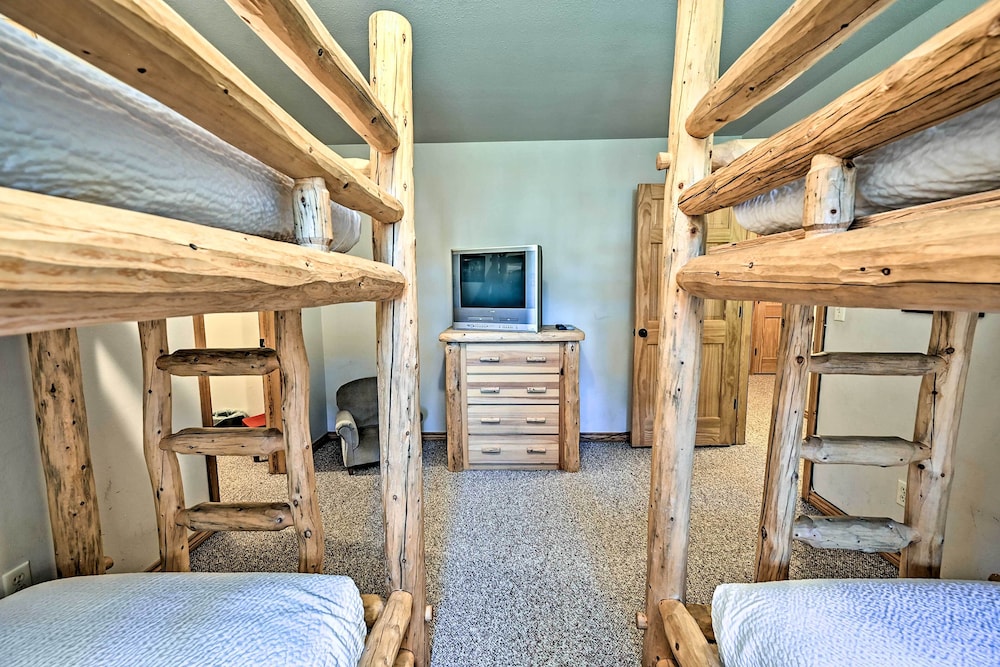 Mountain Home With Decks, Walk to Gondola view 2