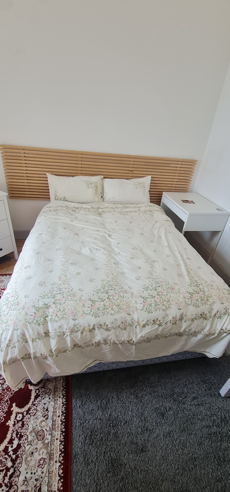 Cozy Edinburgh Apartment Escape