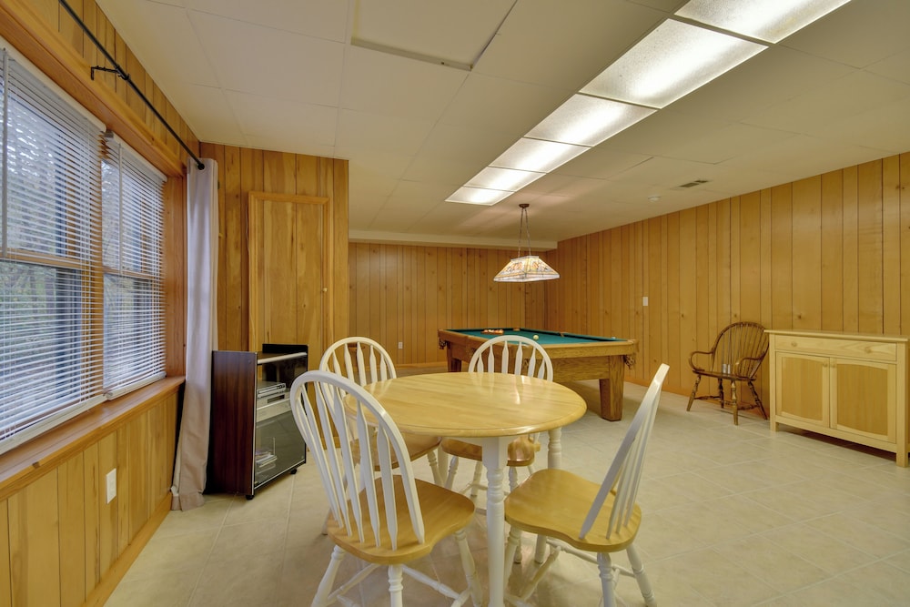 Home w/ Game Room & Rumbling Bald Resort Perks!