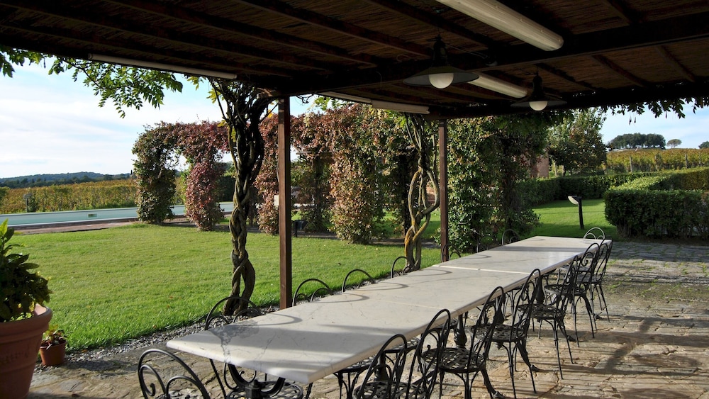 Villa Siena 10 in Castelnuovo Berardenga view 2