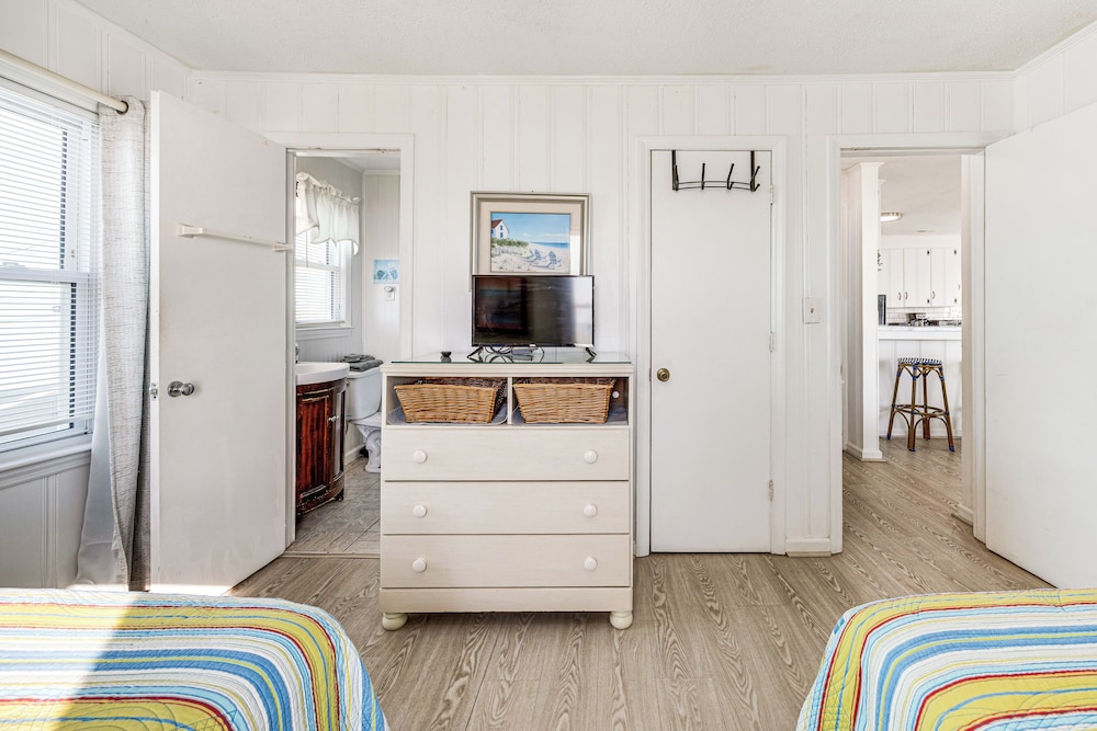 Oceanfront Home w/ Deck & Views in Surfside Beach!