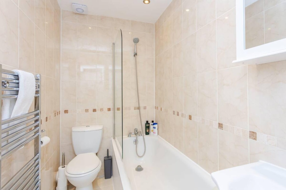 Stylish 3 Bedroom Home With Garden Near Kings Cross