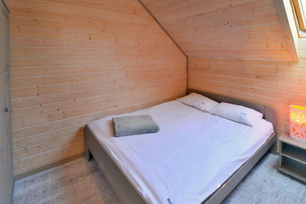 Holiday Homes Near the Beach, Sauna, Whirlpool