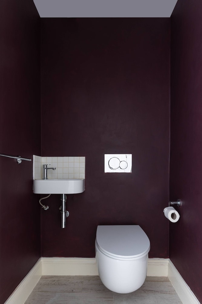 Radipole Road IV by Onefinestay