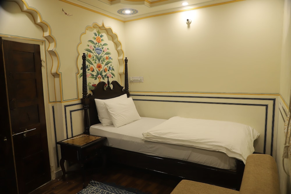 Raghunath Haveli - A Heritage Homestay