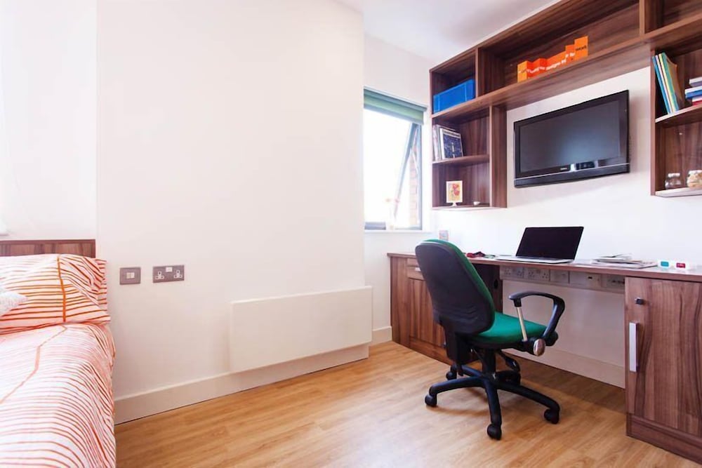 Relax By MPH-200 Chic Studios In Prime Bristol view 4