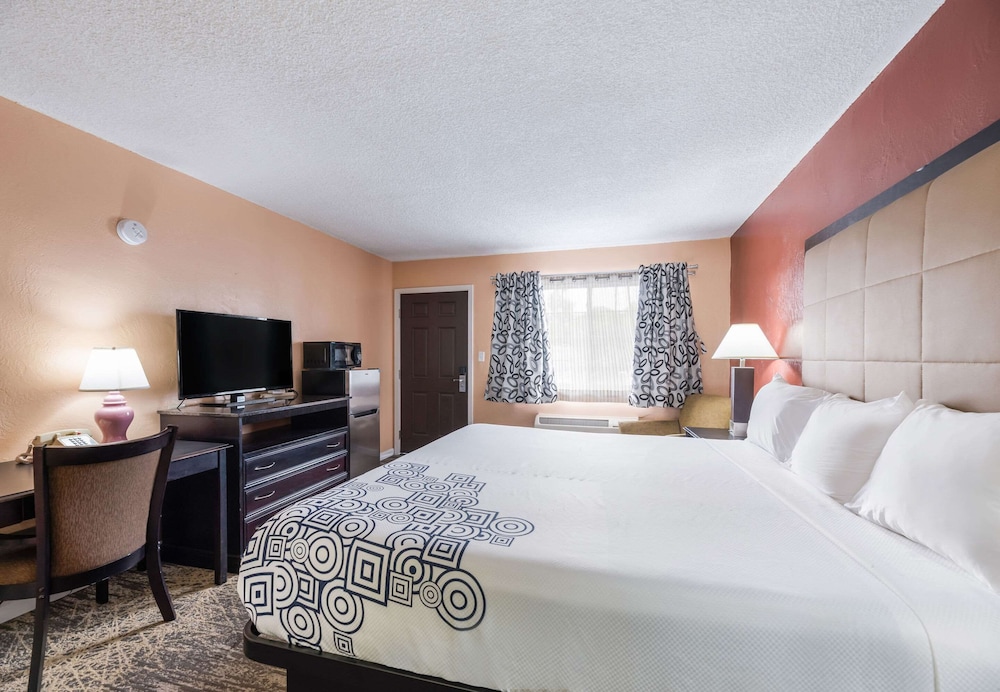 Modesto Vacations - Rodeway Inn - Property Image 19