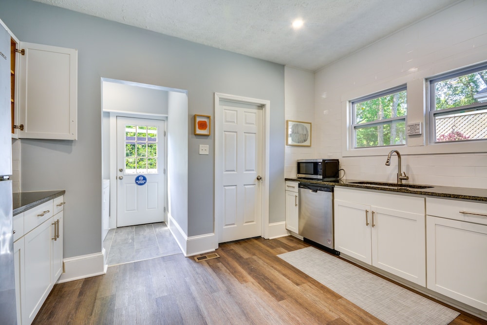 High Point Vacation Rental w/ Private Deck & Yard! view 2