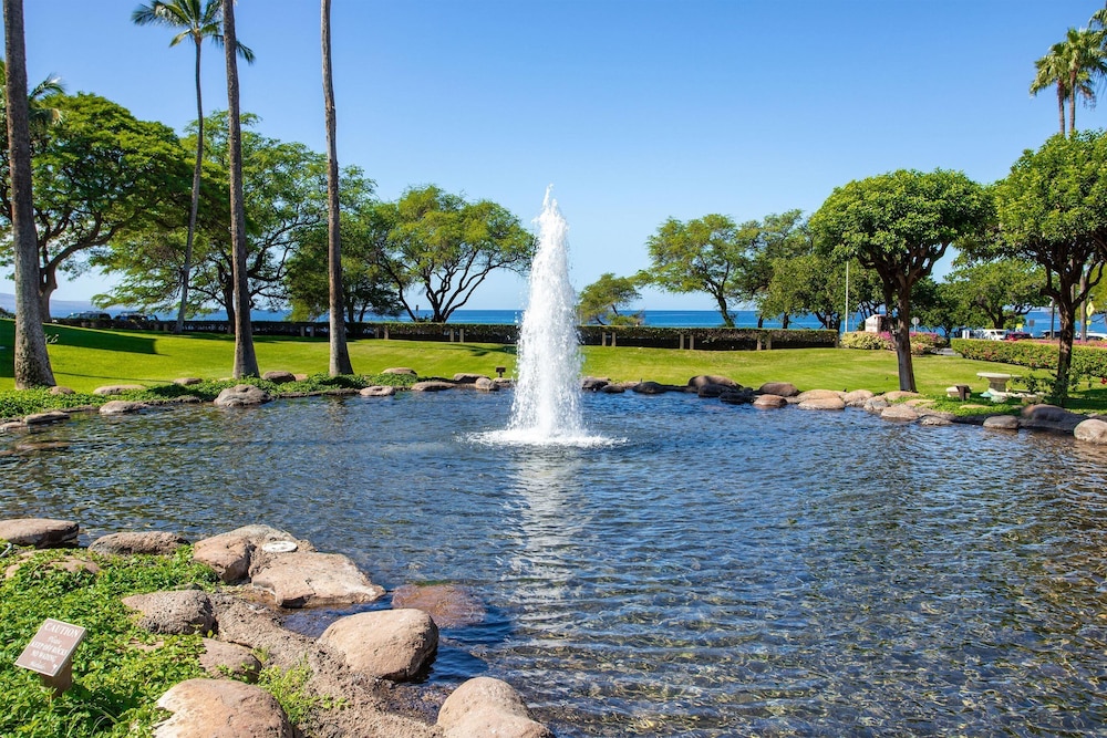 Kamaole Sands 7-109 - Romantic Getaway, Beautiful Renovation, Large Lanai, & AC!