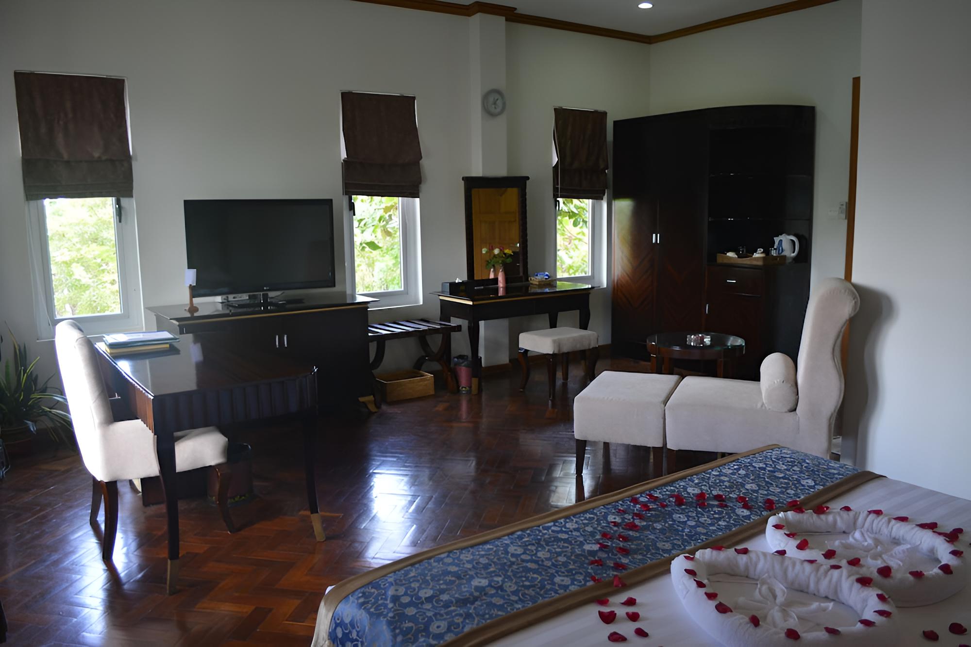 Myat Thinzar Hotel
