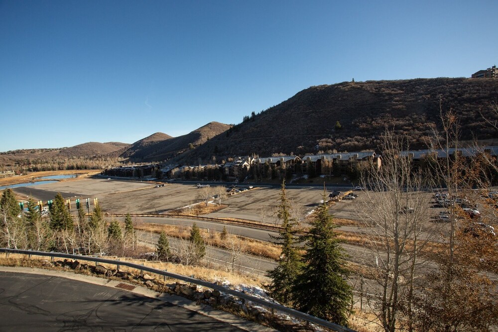 Trail's End Lodge at Deer Valley Resort - Three Bedroom Residence with Den and Spa #303 3 Condo