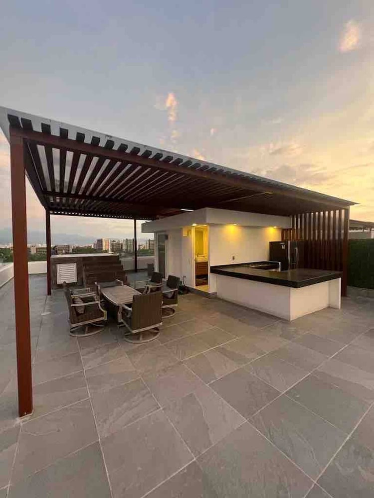 Paradise Playero. Roof c/ Jacuzzi view 4