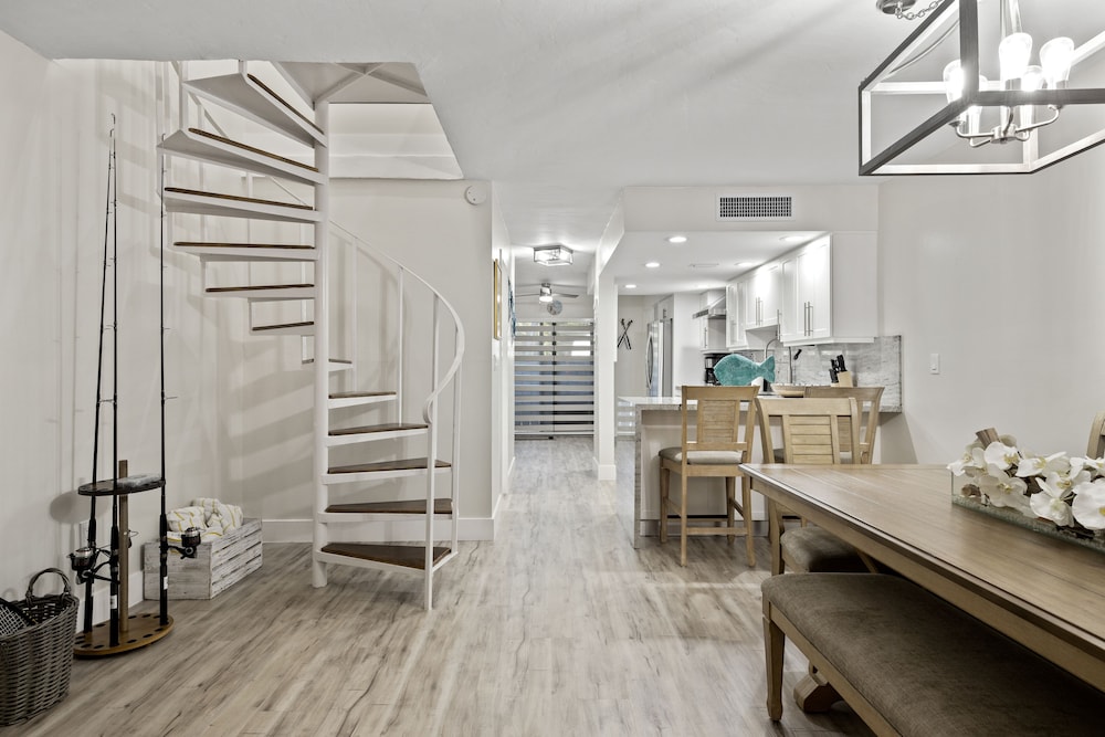 Executive Bay Club