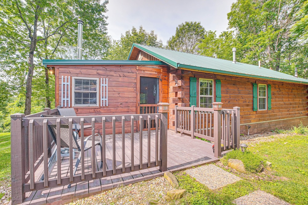 Pond & Fire Pit: Charming Log Cabin Near Blue Rock