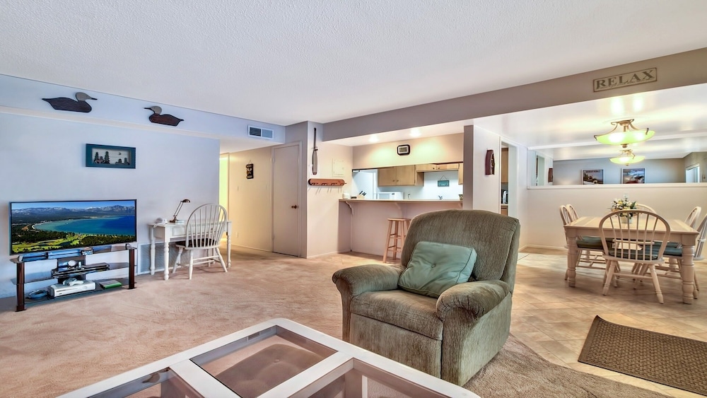 Altomare's Bavarian Ge 1148ha 3 Bedroom Condo