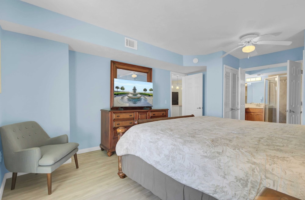 Beachfront, Pool Access, Balcony w/ Oceanview 222 D Shipwatch by Avantstay