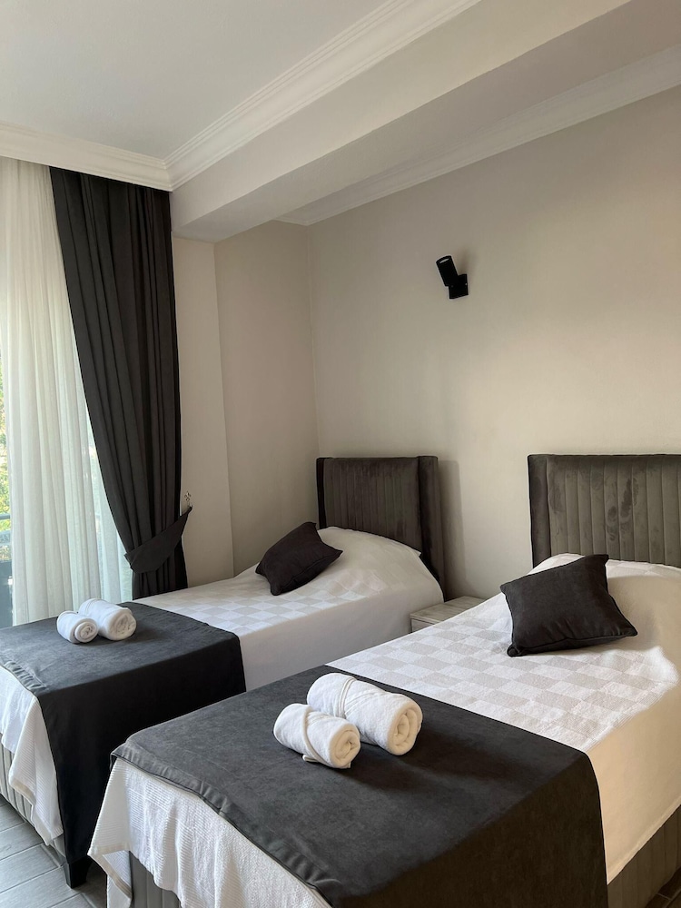 Hotel Mona Regency