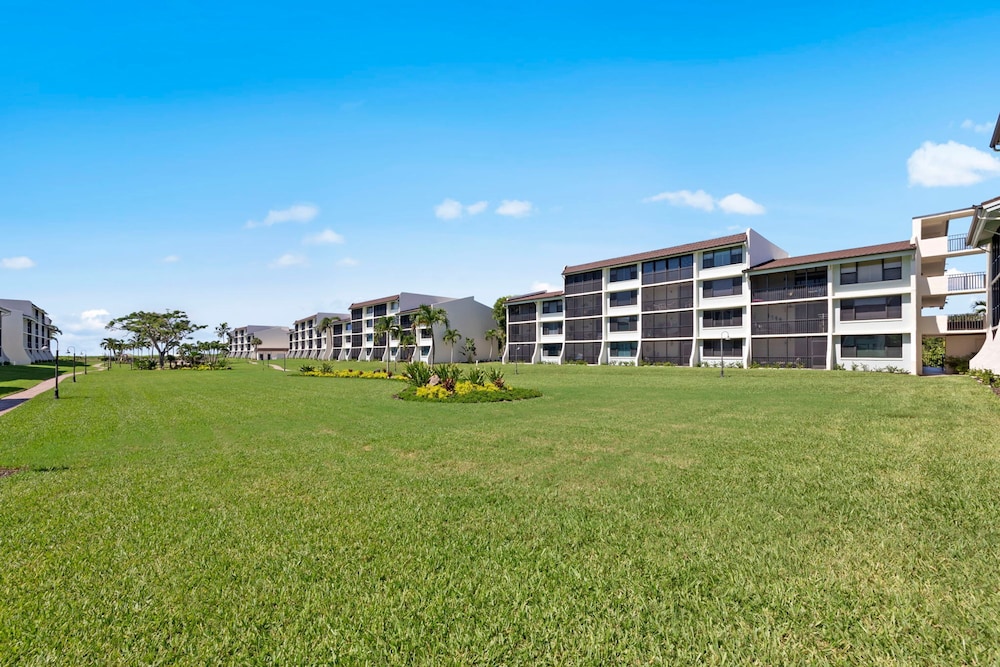 Loggerhead Cay 472 - Beach Front Pet-friendly