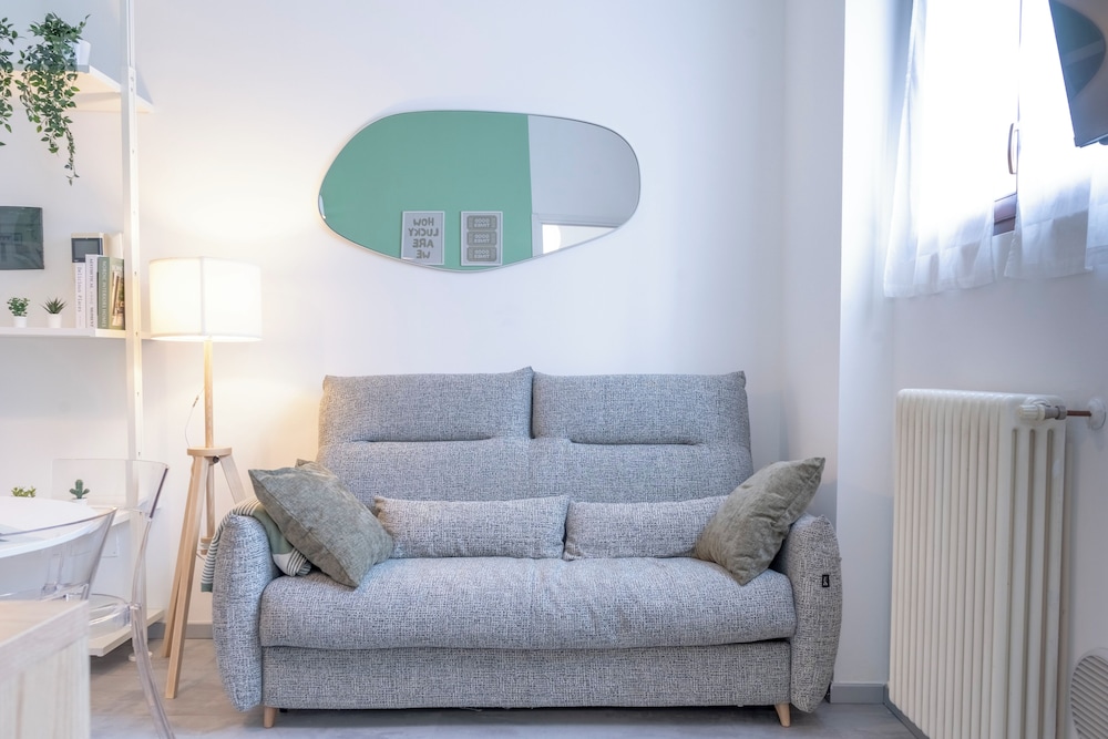 Tosi lovely Flat