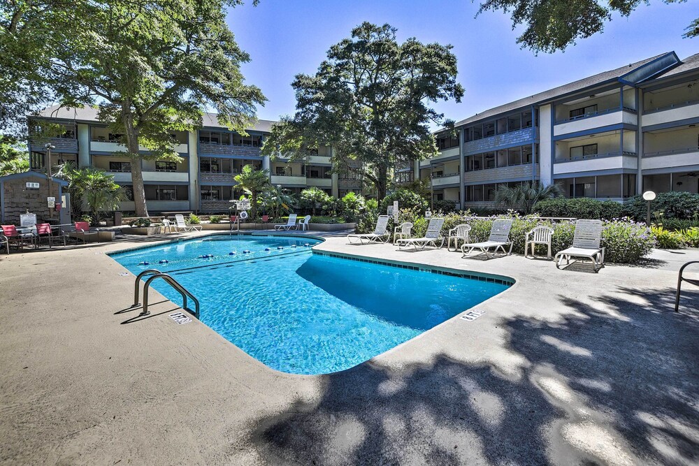 Steps to Shore + Pool Access: Myrtle Beach Condo