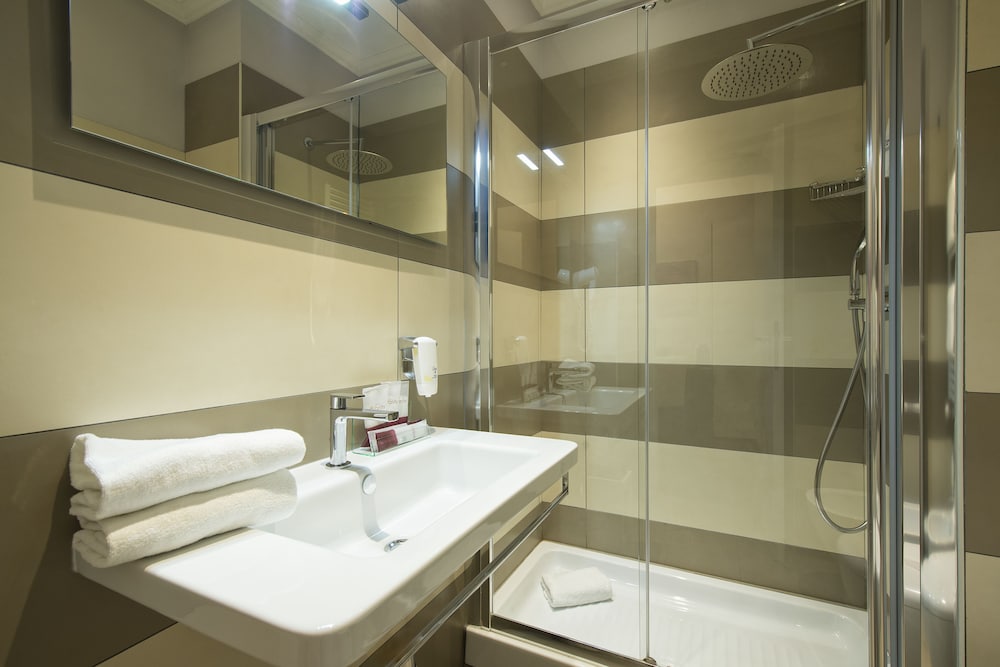 Arenula Suites