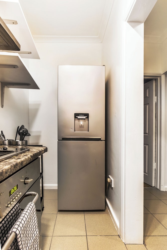 Fast Wifi Pet-friendly Sleeps 4
