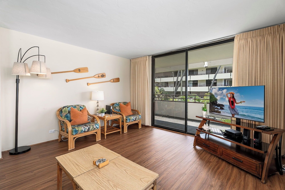 End Unit Oceanview Condo - Pool - Sauna & Tennis! - Vrkcv