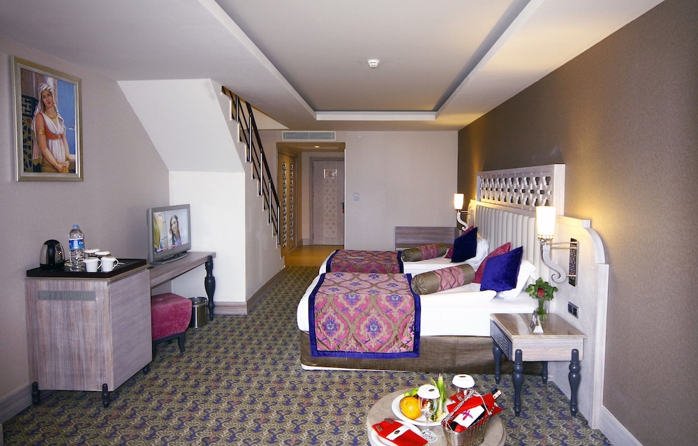 Royal Alhambra Palace – All Inclusive