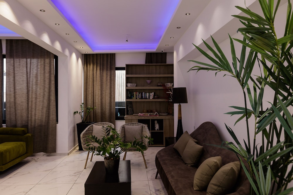 Kahlua Sea View Suites - Adults Only