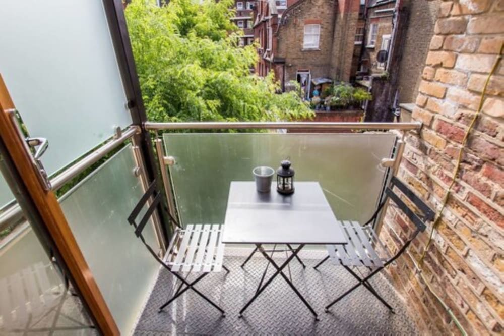 balcony