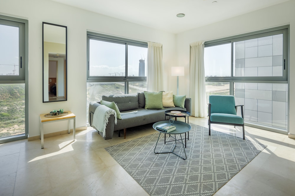 Marina Sea-front Retreat by Sea N' Rent view 4