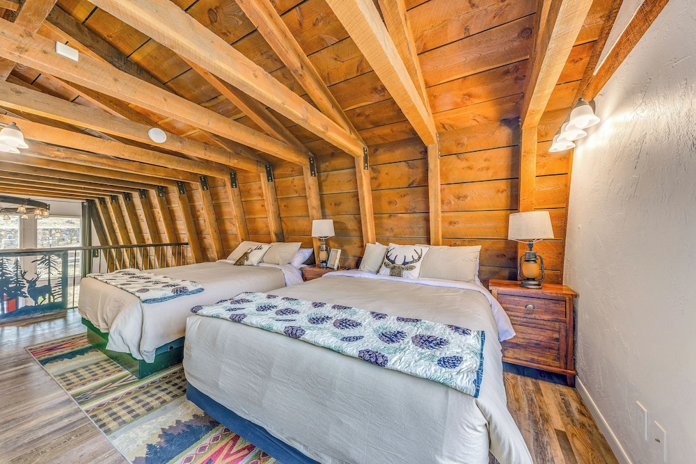 Cozy Ruidoso Cabin Rental w/ Private Hot Tub! view 3