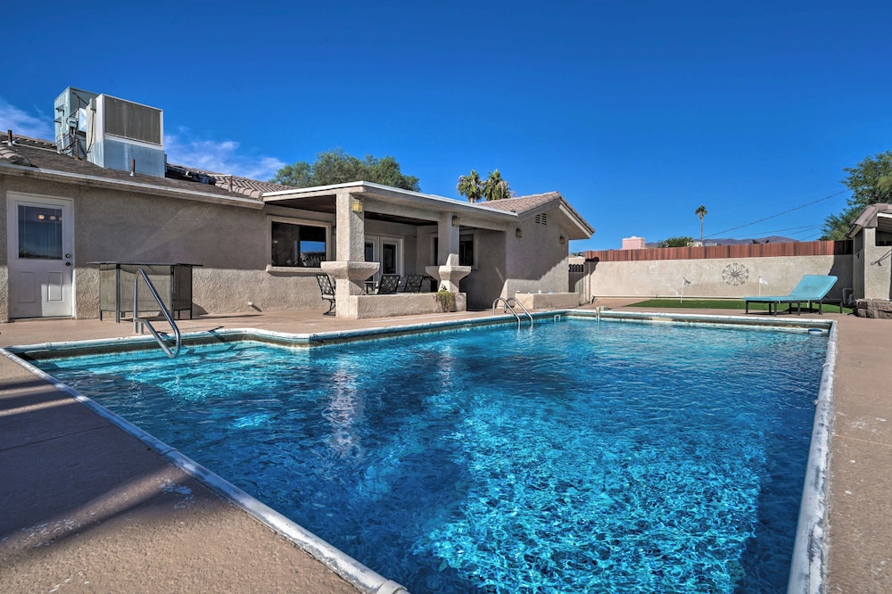 Putting Green & Pool Table: Lake Havasu City Gem!