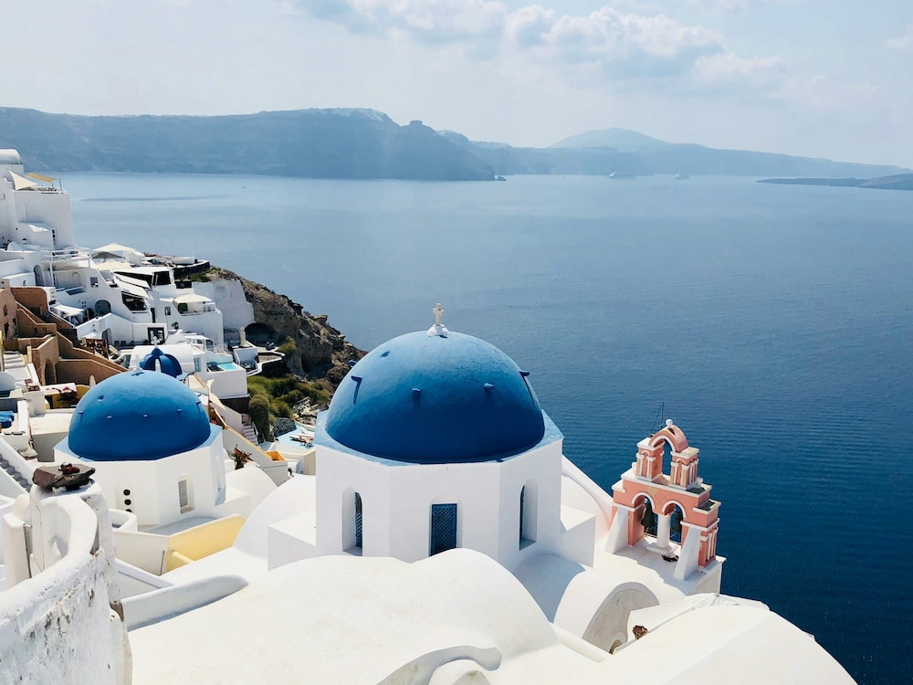 Santorini Luxury Suite w Rooftop Hottub Seaview