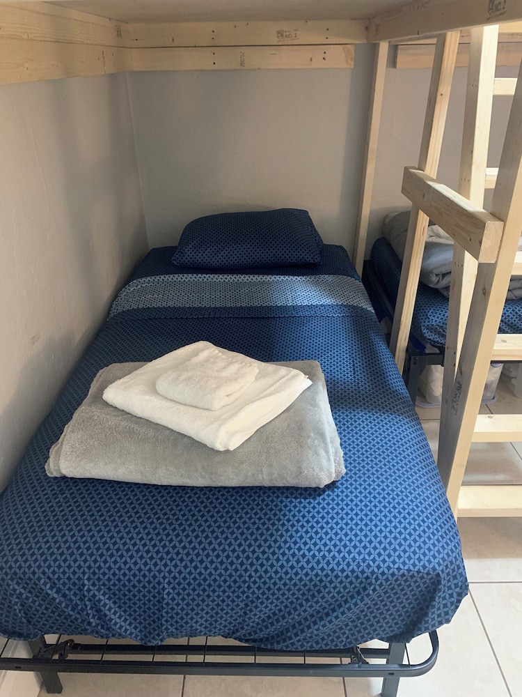 Lenny's Southy Hostel