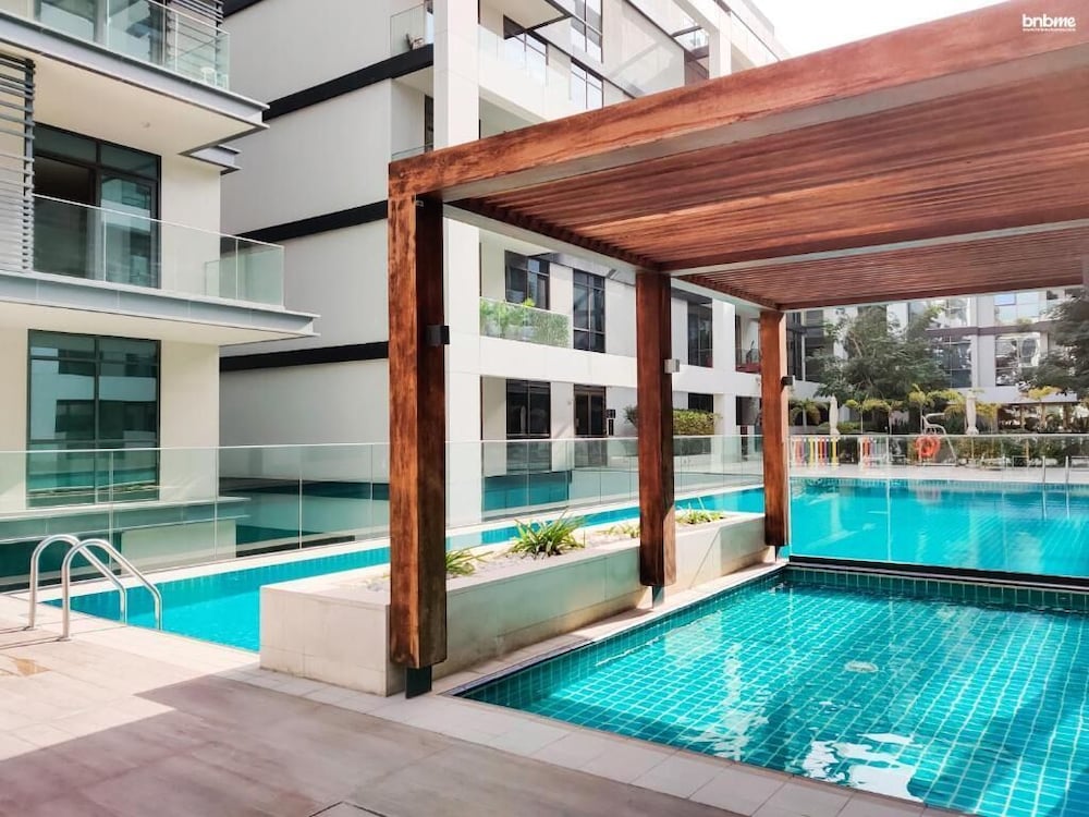 Cozy & Large 1BR Citywalk Building 7