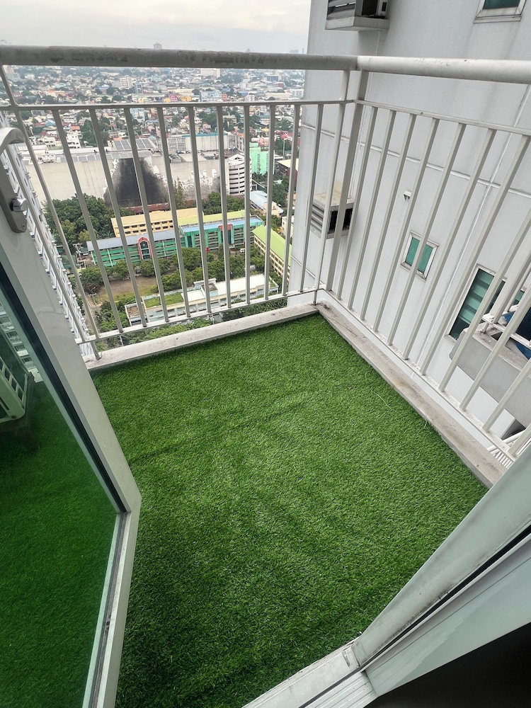 Ryle and Yang's Stylish 2BR Stay