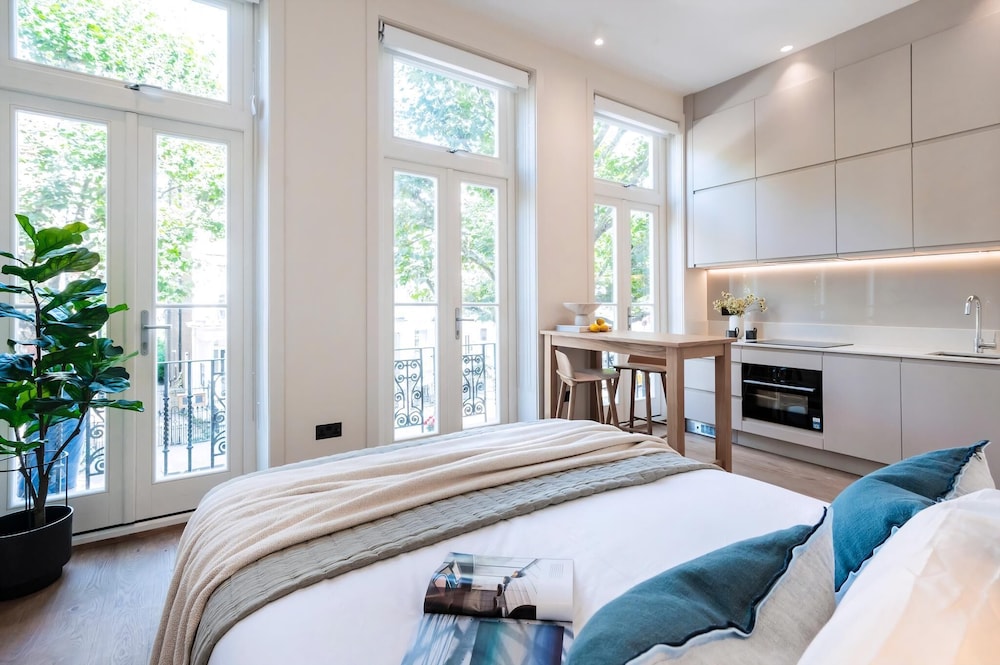 Stunning Studio Apartment, Moments From Earls Court Station