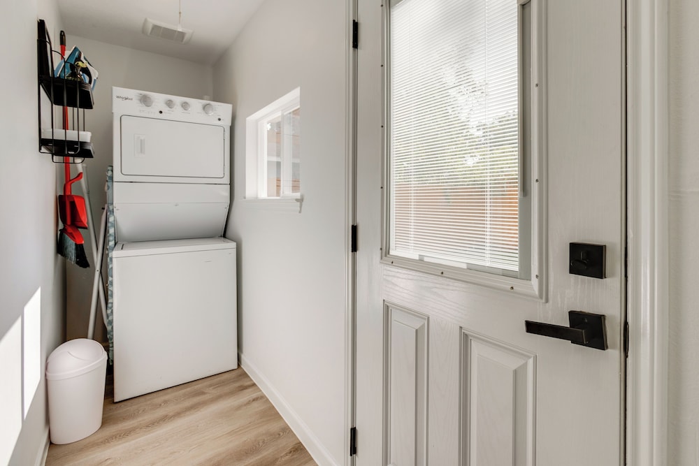 Updated Home w/ Hot Tub in Houston's Northside!