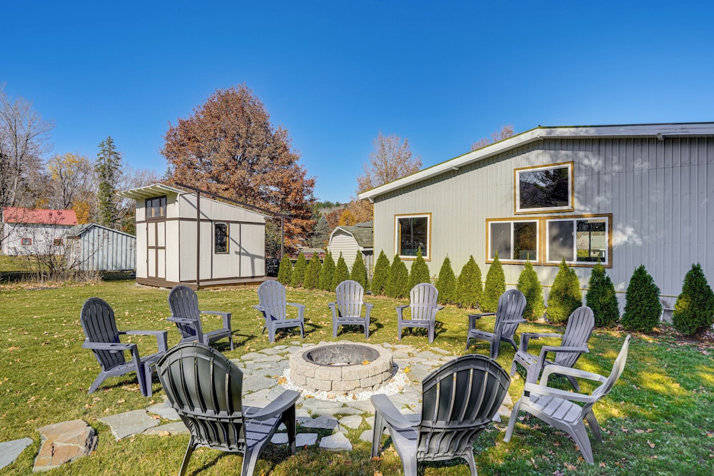 Retreat w/ Deck & Grill: 1 Mi to Hunter Mtn Resort