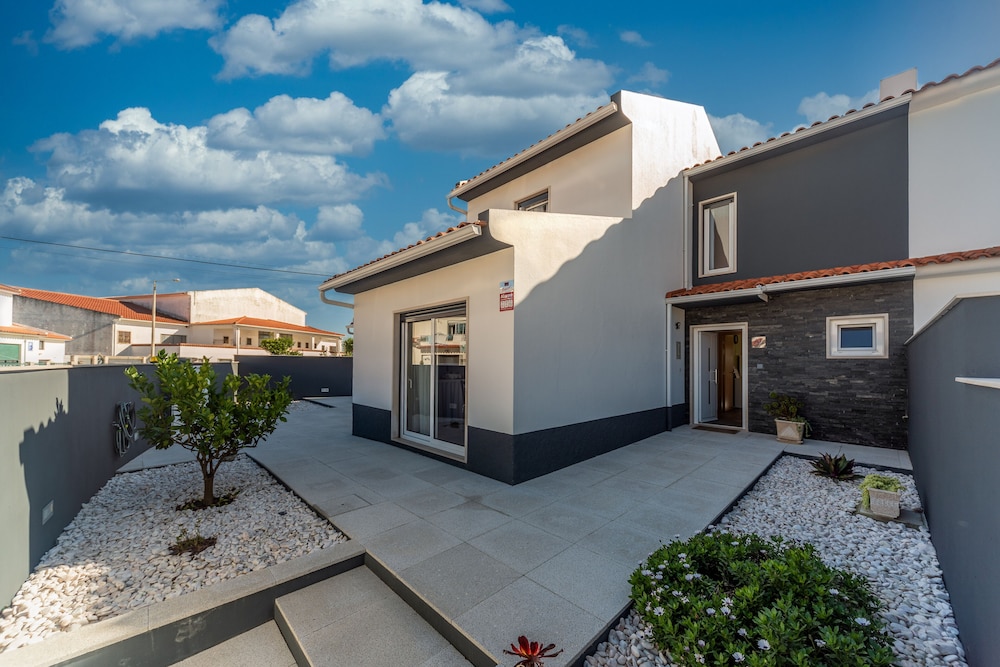 Hotel Fika Guest House - Image 1