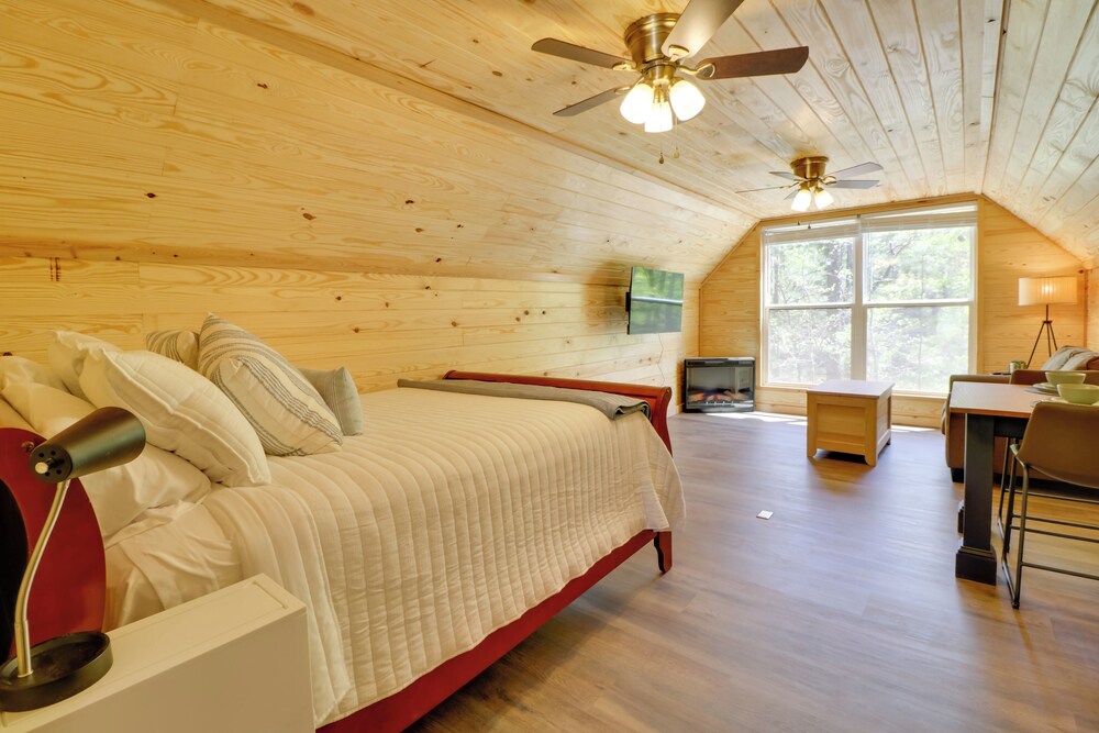 Cabin w/ Lake Access Near Talladega Nat'l Forest