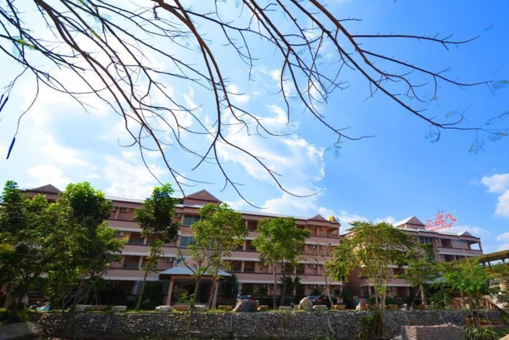Hotel Phuranya Resort - Image 1