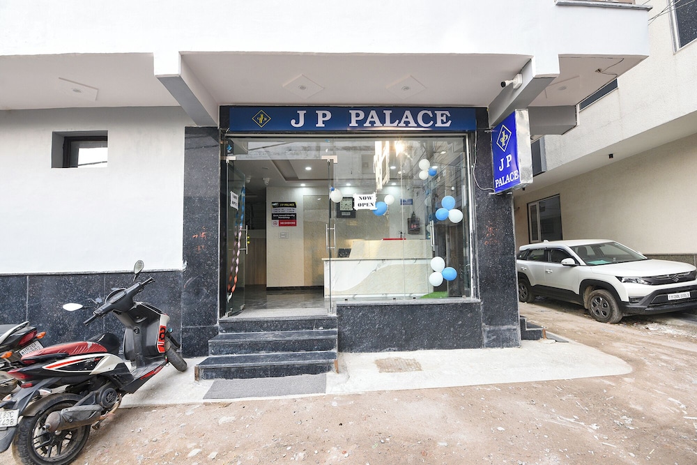 Fabhotel Jp Palace