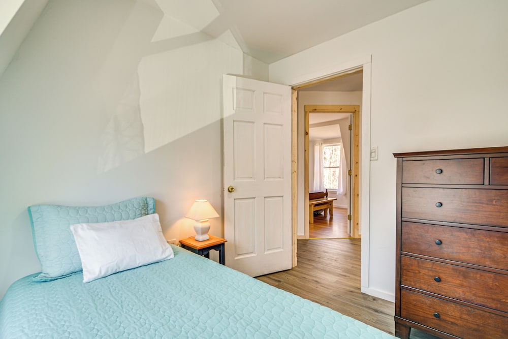 Charming Maine Retreat Near Skiing & ATV Park! view 5